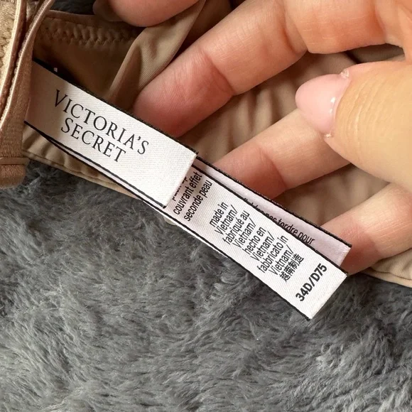 VS Lightly Padded Nude Bra - Picture 3 of 3